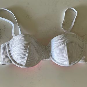 XS White Triangl Bikini Top
